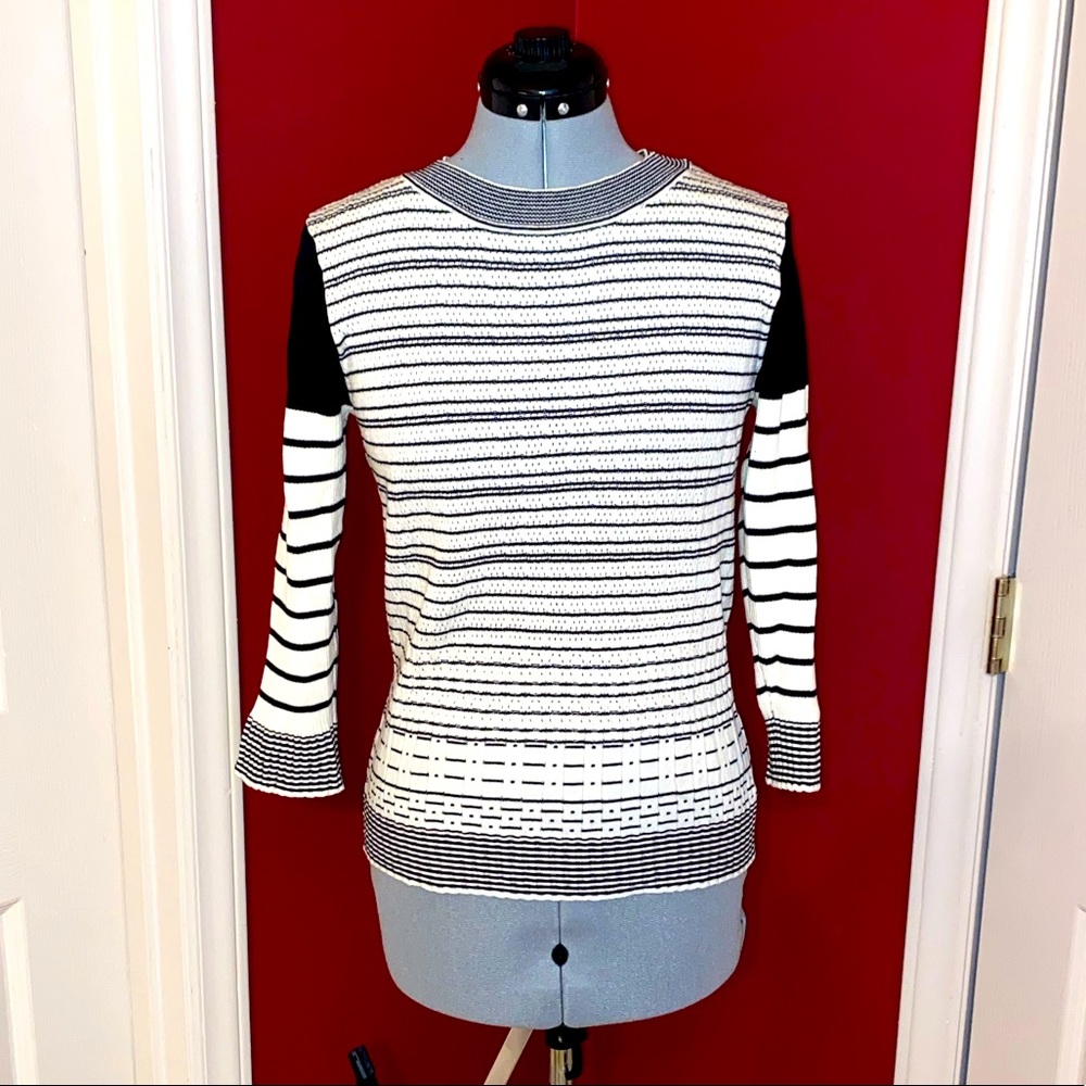 🖤 The Limited sweater size M 🖤